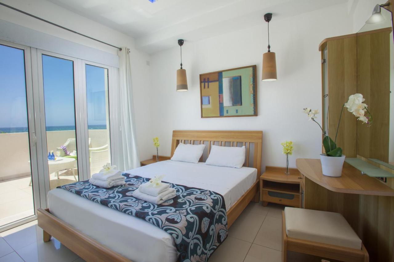 Ayia Thekla Seafront Villa Lavender アヤナパ エクステリア 写真