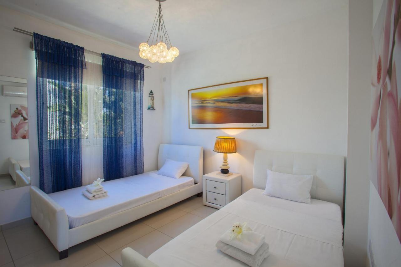 Ayia Thekla Seafront Villa Lavender アヤナパ エクステリア 写真